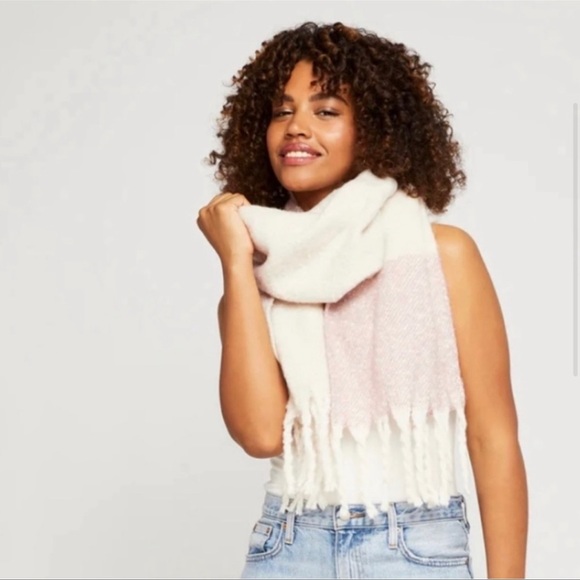 NWT Gentle Fawn Scarf, pink and cream, beautiful warm, cozy fabrication - Picture 3 of 8